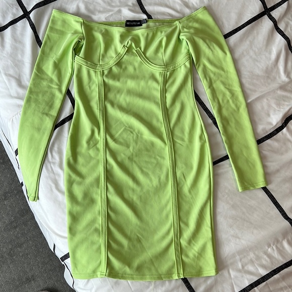 PrettyLittleThing Strapless Neon Green Mini Dress - Picture 2 of 3
